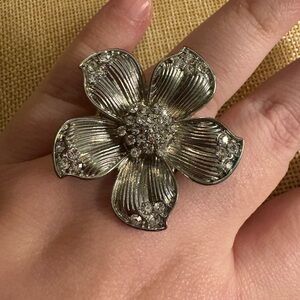 Y2K Silver Tone Rhinestone Flower Stretch Ring Statement Bling